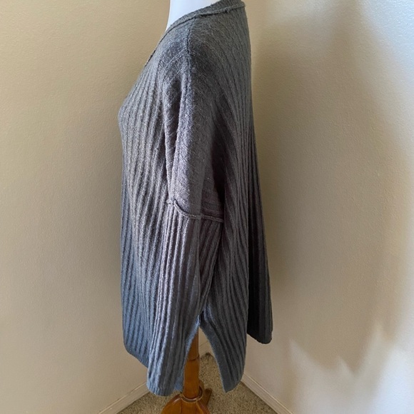 Intimately Free People Women's Around the World Sweater  Size Medium Tunic - Picture 5 of 9